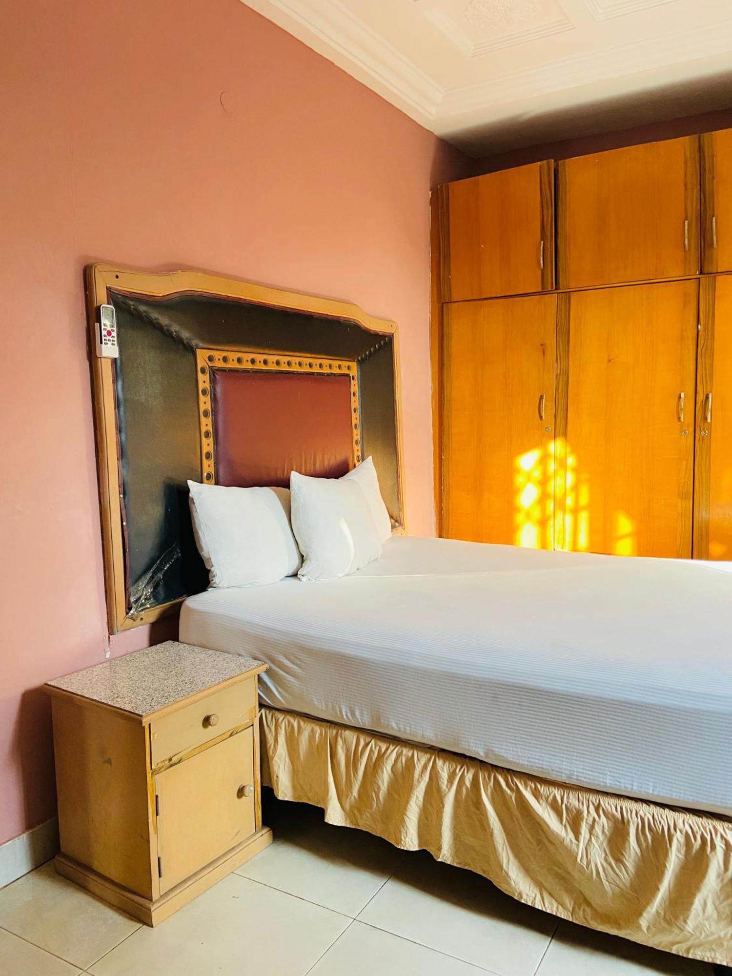 Heaven Gate Hotel أكرا المظهر الخارجي الصورة
